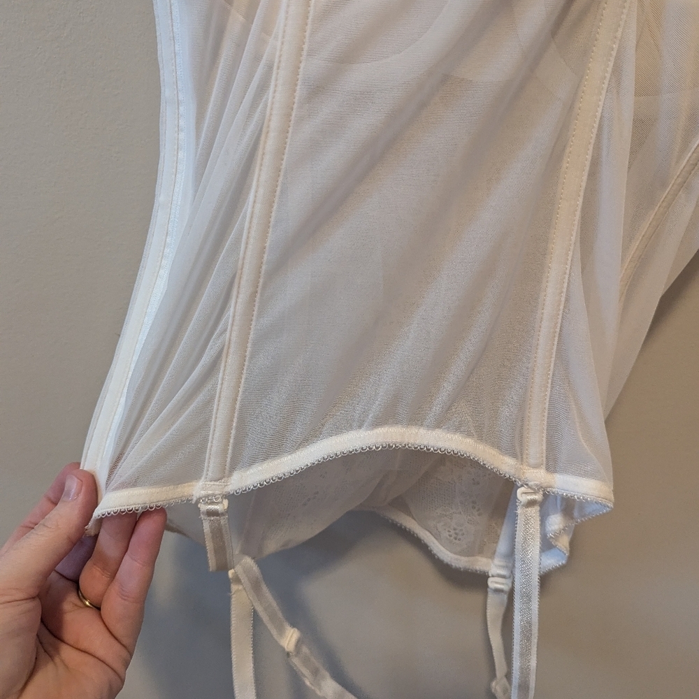 Victoria's Secret Sheer Ivory Lace Corset Bustier Bridal Coquette - Picture 10 of 13